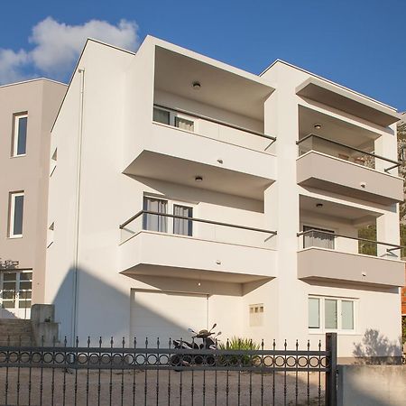 Apartman Malu มาคาร์สกา ภายนอก รูปภาพ