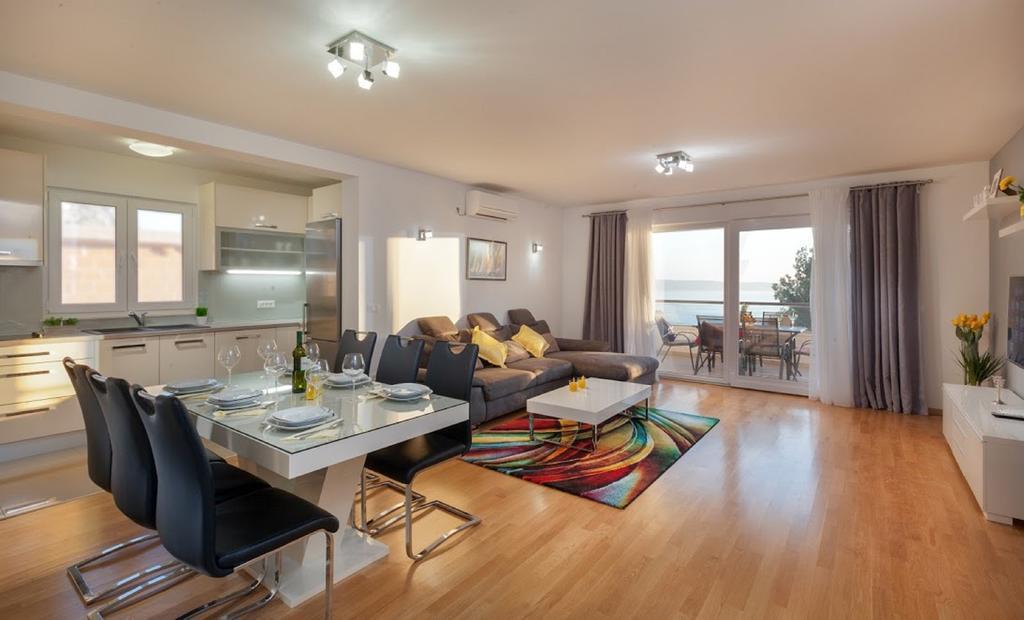Apartman Malu มาคาร์สกา ภายนอก รูปภาพ