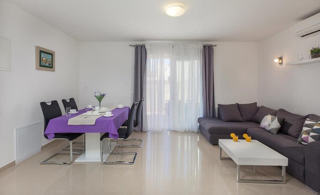 Apartman Malu มาคาร์สกา ภายนอก รูปภาพ
