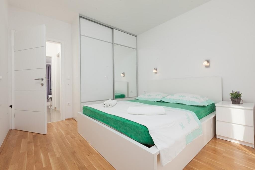 Apartman Malu มาคาร์สกา ภายนอก รูปภาพ