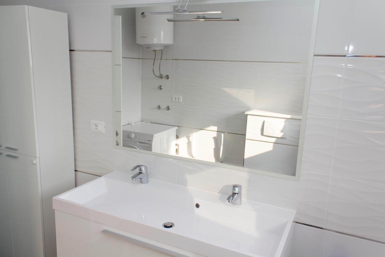 Apartman Malu มาคาร์สกา ภายนอก รูปภาพ